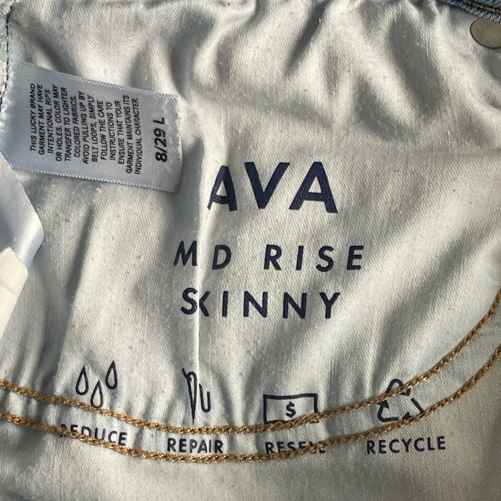 Lucky Brand Light Wash Ava skinnies size 8(29) - Picture 12 of 12